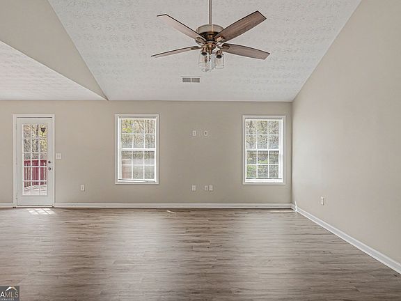 4th image of 10 Wilbur Way