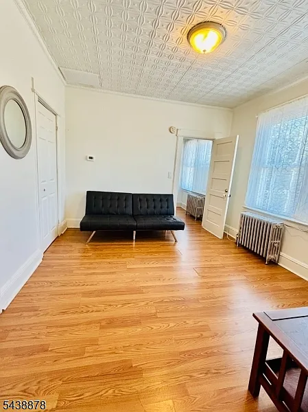 1 bed, 1.0 bath, $1,925 — Photo 3