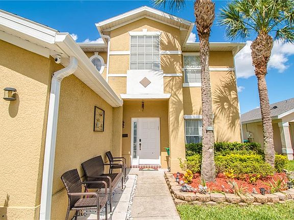 5th image of 13329 Greenpointe Dr