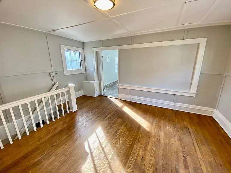 40 Larchmont Rd — Photo 39