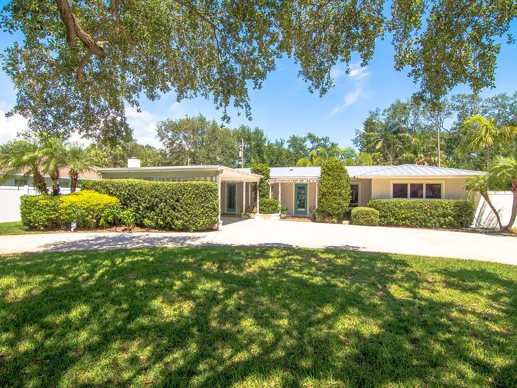 3 bed, 1971 sqft, $10,000 — Photo 2