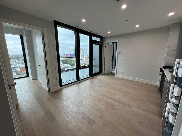 44 Fifteen College Point Blvd #5C — Photo 3