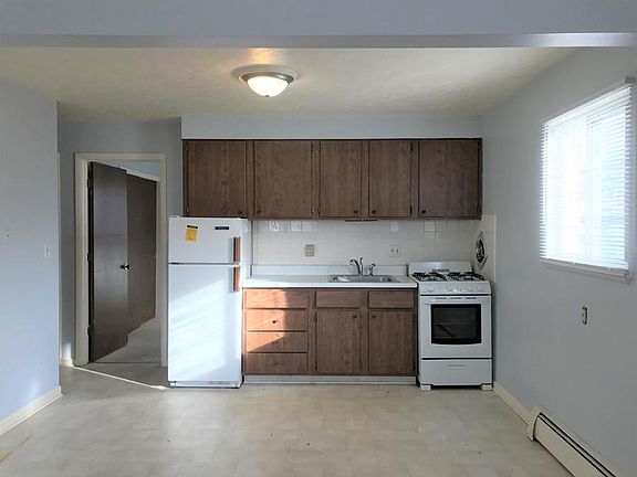 5th image of 605 Bradley Dr APT D