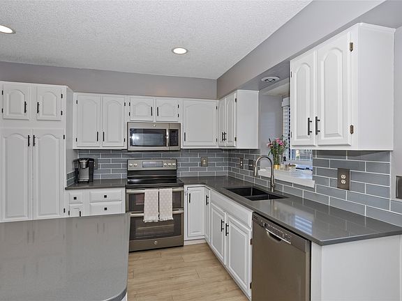 4th image of 4905 Westbrooke Pl