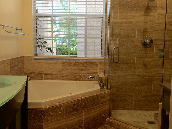 5th image of 24784 Lakemont Cove Ln APT 101