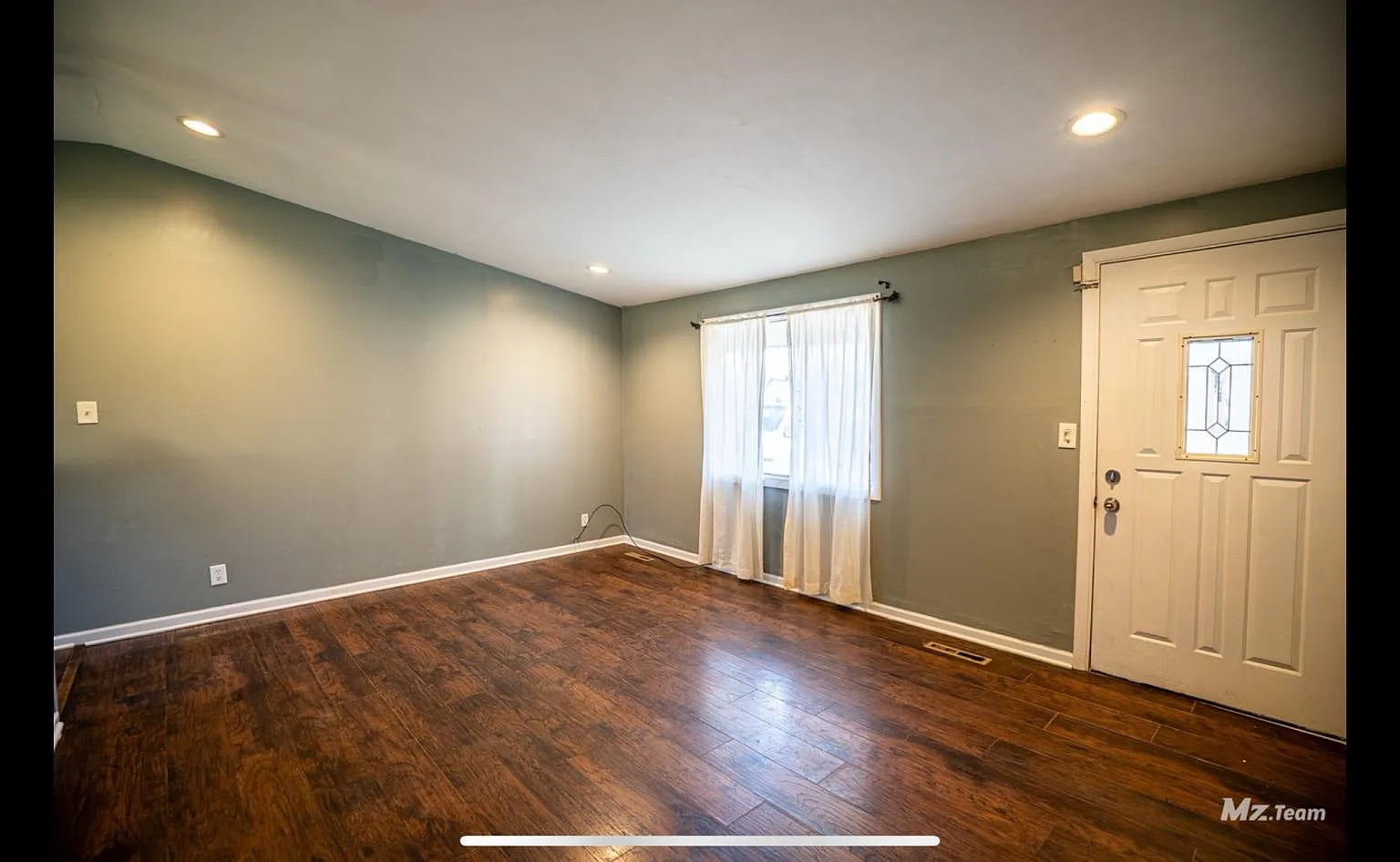 136 Pecos Cir — Photo 3