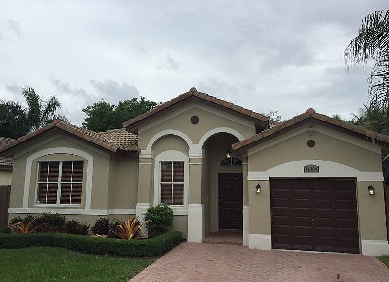 BEAUTIFUL LAKE FRONT HOME
