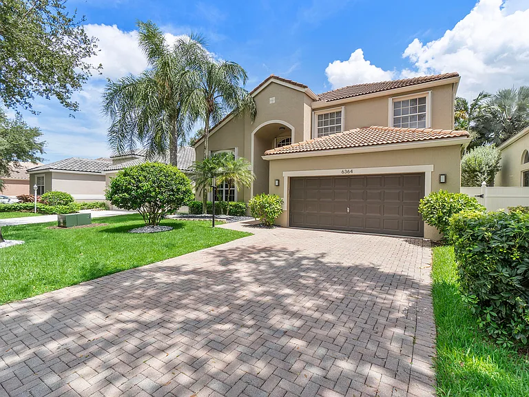 6364 NW 78th Dr — Photo 3