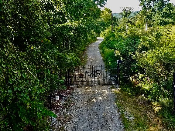 2nd image of 1563 Sugar Grove Rd