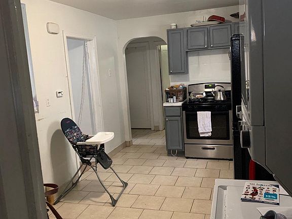 5th image of 200 Midland Ave #1