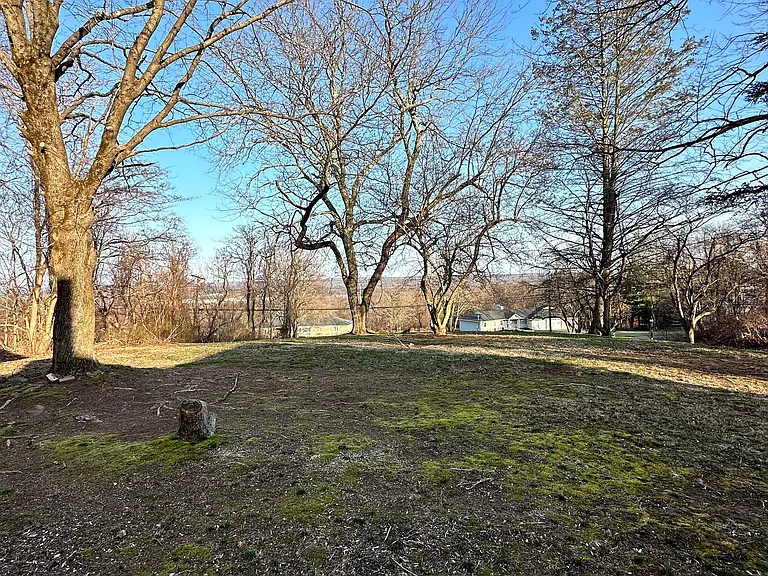 167 Kings Hwy — Photo 22
