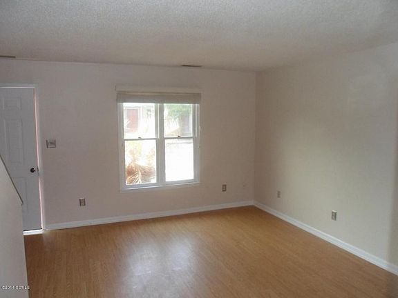 5th image of 3200 Crystal Oaks Ln APT 550