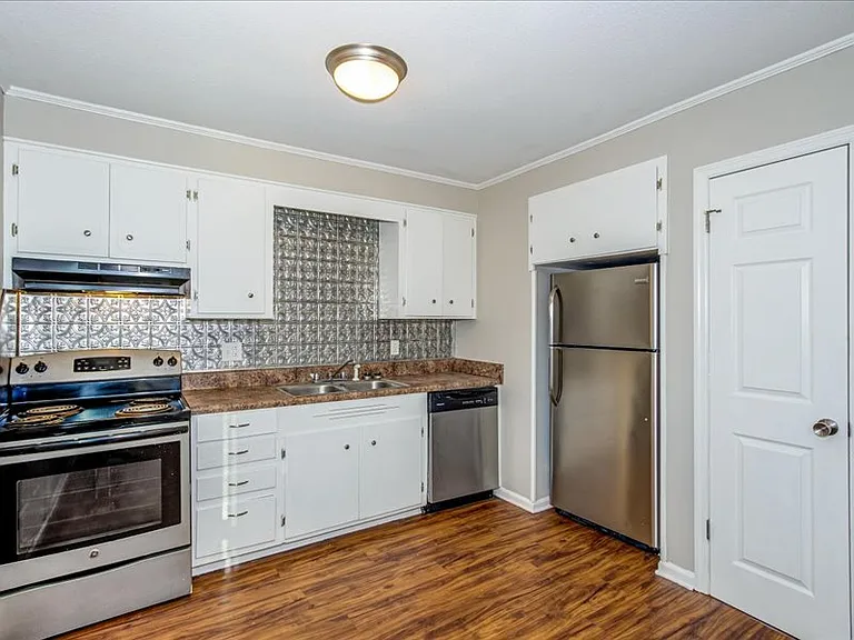 2201 Walden Dr #DRIVEA2 — Photo 3