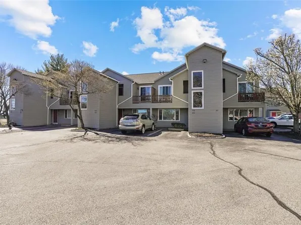 10 East St APT 209, Cranston, RI 02920