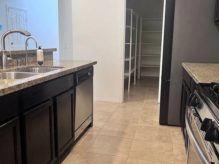 4040 Obsidian Rd — Photo 8