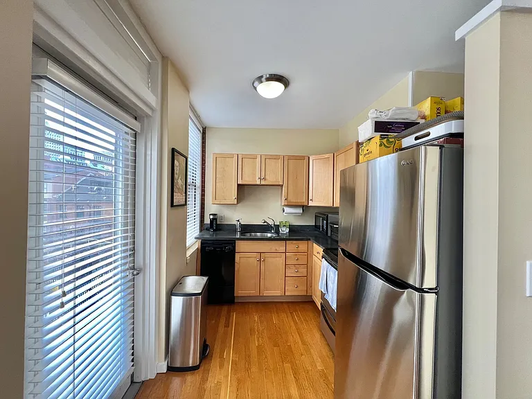 19 Fayette St #7 — Photo 4