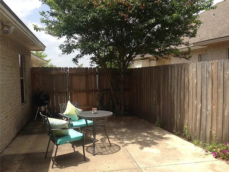 220 Fraternity Row — Photo 5
