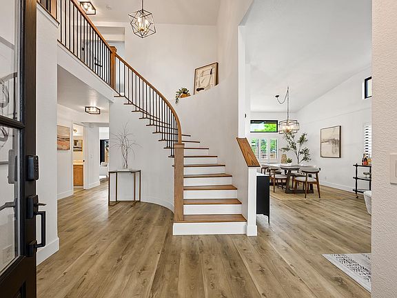4th image of 1504 Maria Place