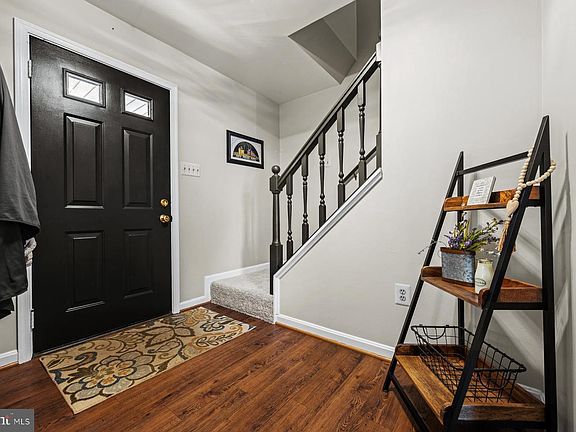 2nd image of 433 Obrecht Rd