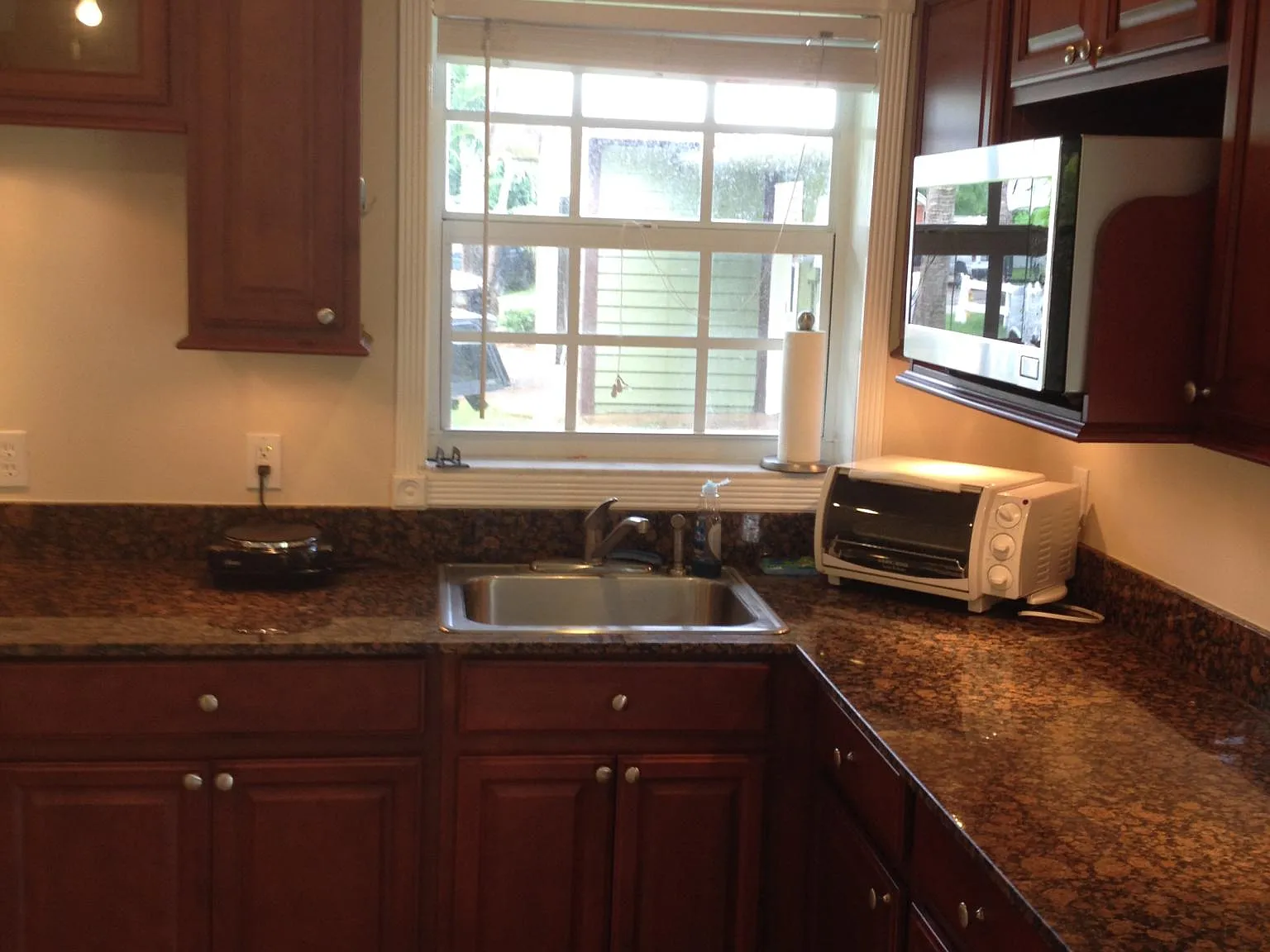 3806 SW Savoy Dr — Photo 1