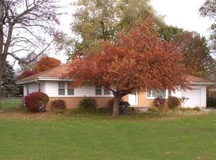 1050 E Southmor Rd, Morris, IL 60450