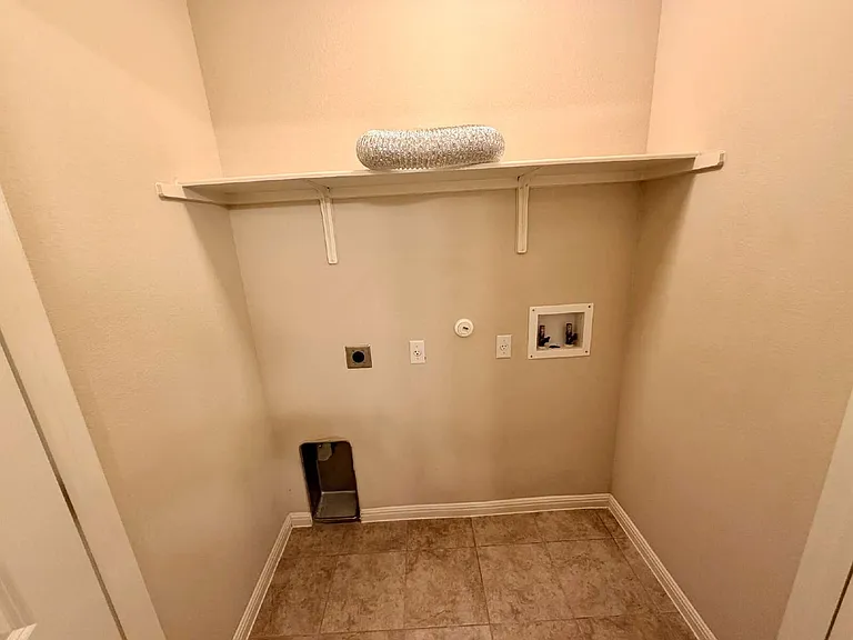 1010 Sand Post Pl — Photo 5