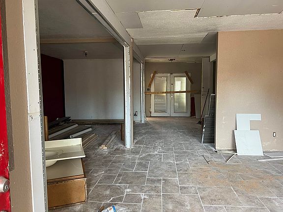 3rd image of 314 E Hervey St