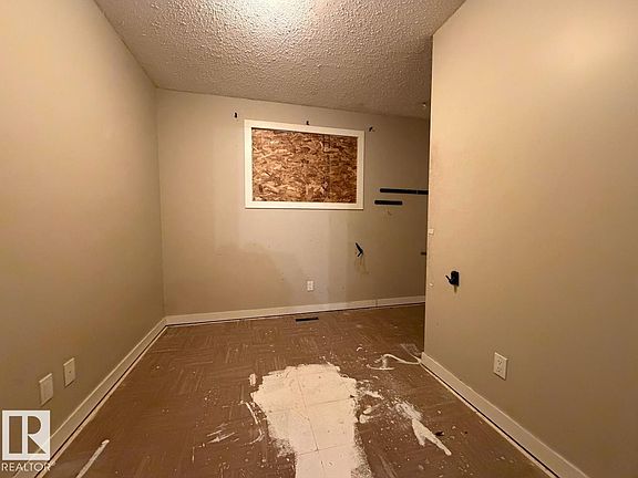 5th image of 1925 73rd St NW