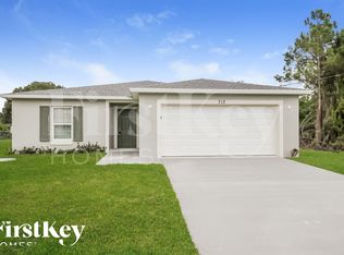 713 SE Lansdowne Ave, Port Saint Lucie, FL 34983