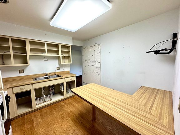 5th image of 2420 E Brandenberry Ct APT 1K