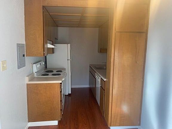 4th image of 3341 La Selva St