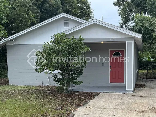 3725 Pine View Cir, Jacksonville, FL 32207