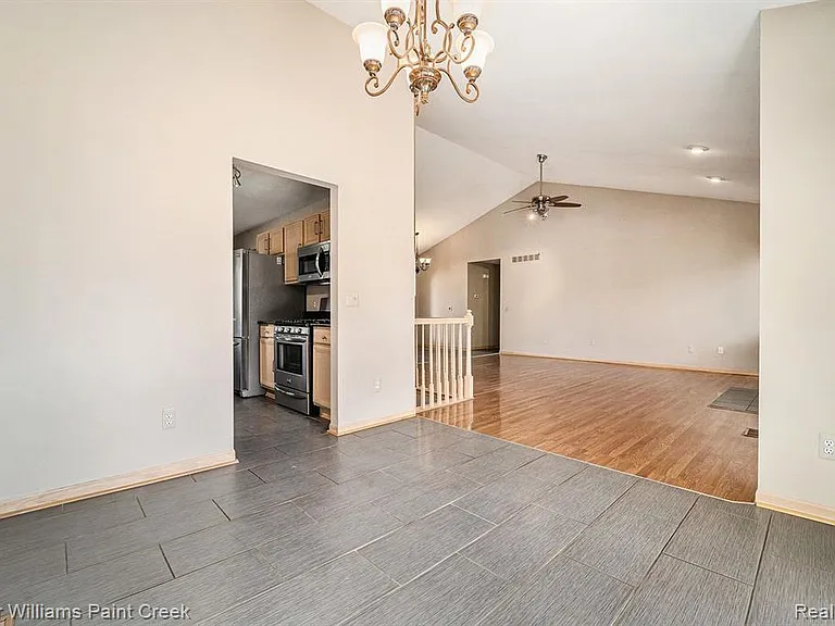 34335 Heartsworth Ln — Photo 22