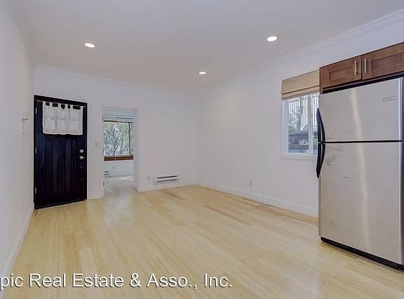 5th image of 38 Adair St