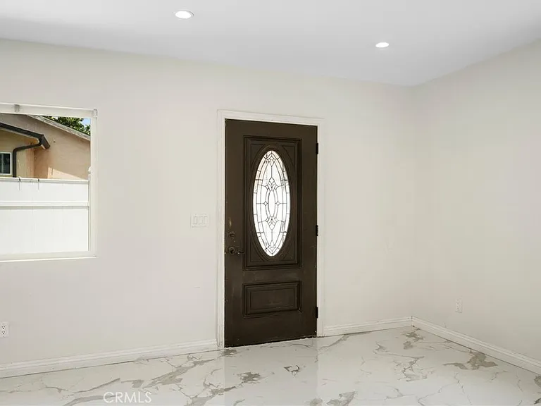 532 W Harvard St — Photo 2