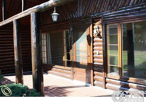 5390Lakeshorecoveredporchoffkitc