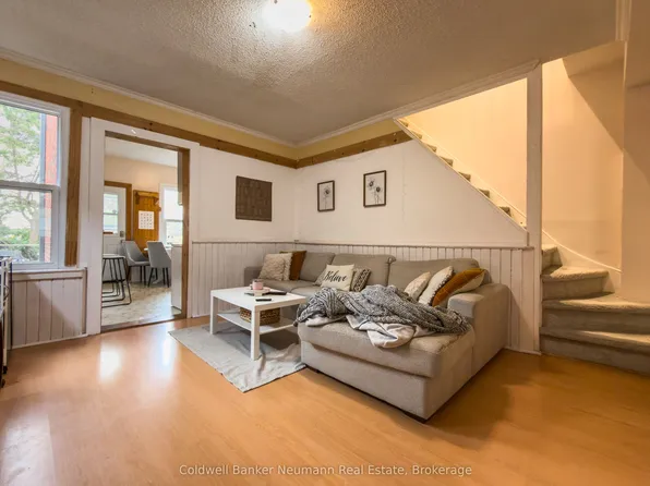71 Suffolk St W, Guelph, ON N1H 2J1