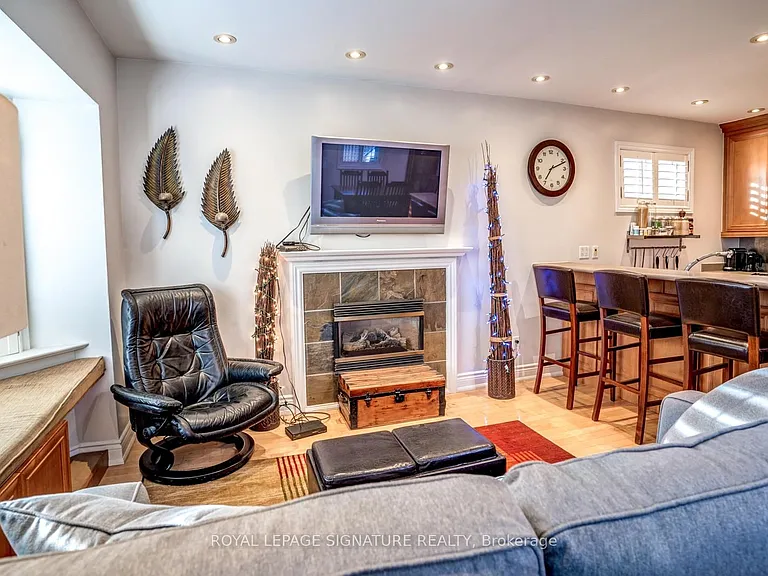 33 Athlone Rd #MAIN FL — Photo 6