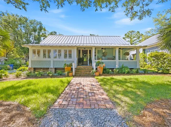 108 Avenue D, Apalachicola, FL 32320