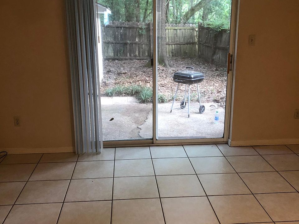 1st image of 3021 Belle Meade Dr APT D
