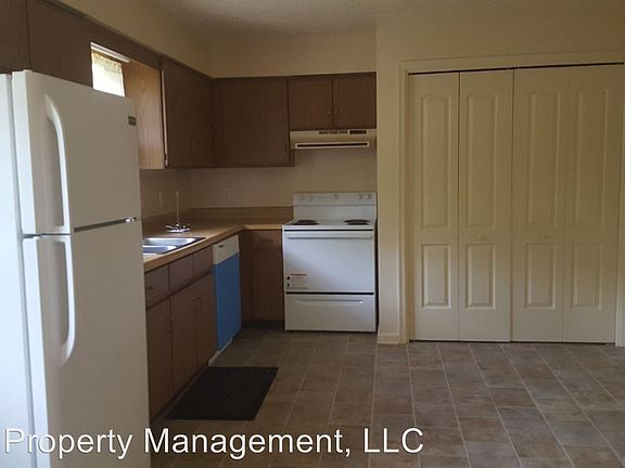 3rd image of 106 Daniel St APT D
