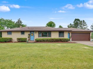 2416 Maplewood Dr, Asbury, IA 52002