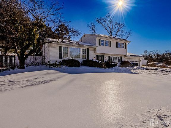 4th image of 25 Colburn Rd