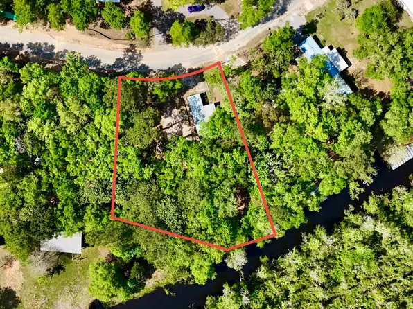 376 Stillwater Rd, Freeport, FL 32439