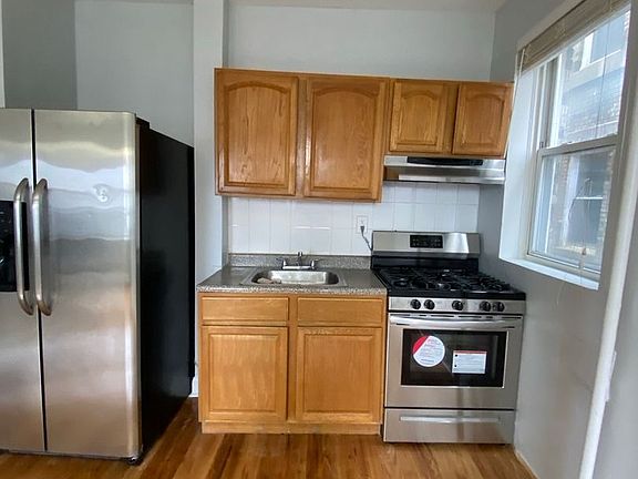 2nd image of 309-311 6th St #D1