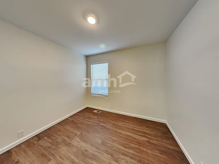 8444 Sunbow Ct — Photo 20