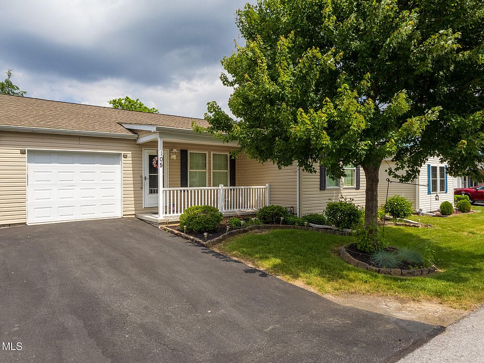 1st image of 105 Lily Pearl Dr