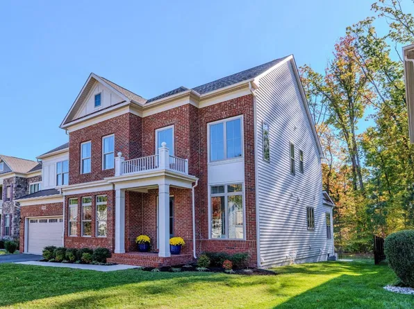 13067 Amber Dell Ct, Fairfax, VA 22030