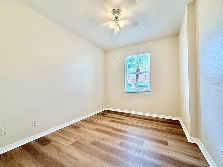 819 Fairwaycove Ln #102 — Photo 34
