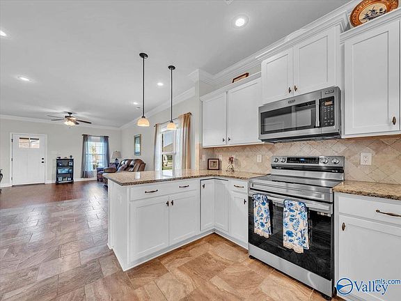 3rd image of 17422 Fieldway Cir
